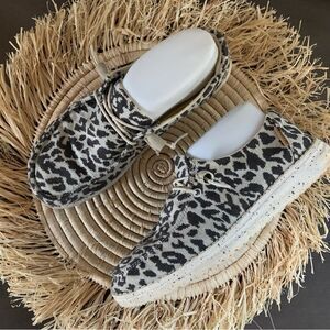HEY DUDE Women’s Wendy Woven Cheetah Grey Animal Print Slip On Shoes Size 7
